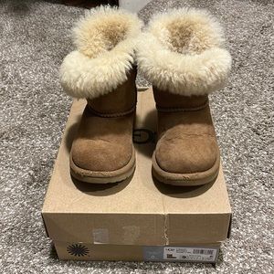 UGG toddler boots, chestnut, size 9, good condition